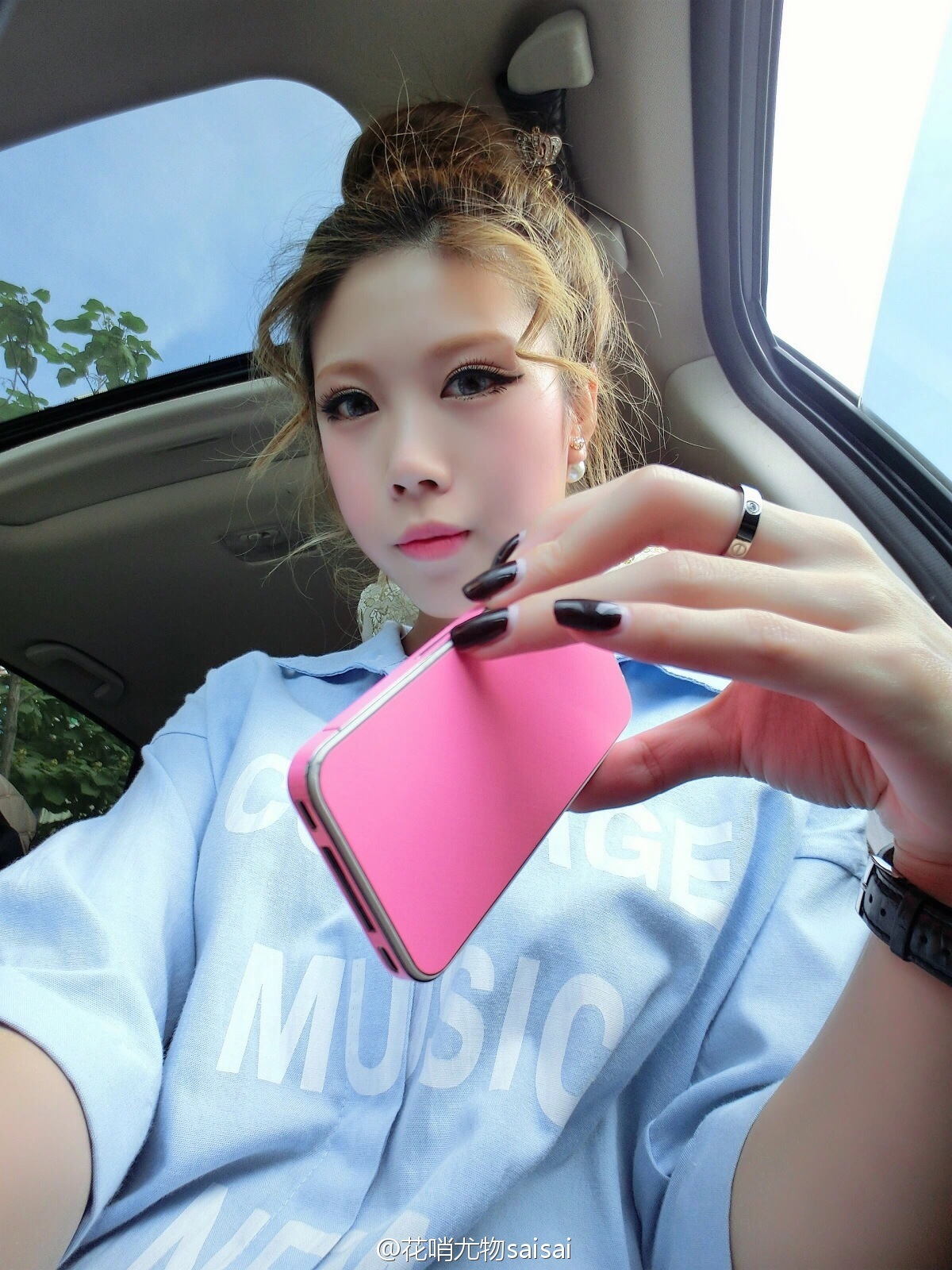 花哨尤物saisai的微博列表微女郎